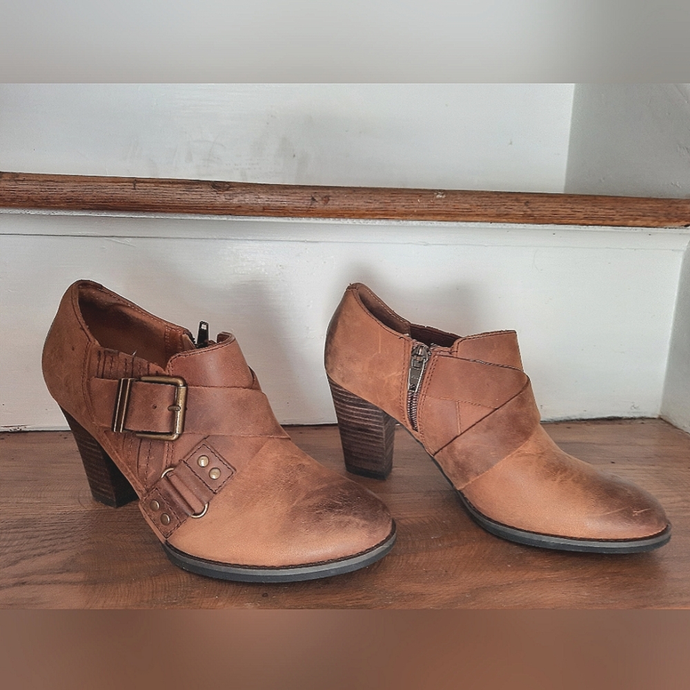 Clarks Booties, Size 6.5M